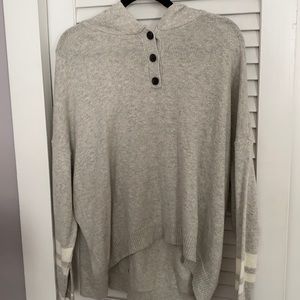 American Eagle pull over sweater